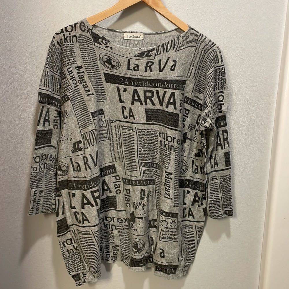 Han Belle newsprint woman’s three quarter length sleeve top - Picture 2 of 8